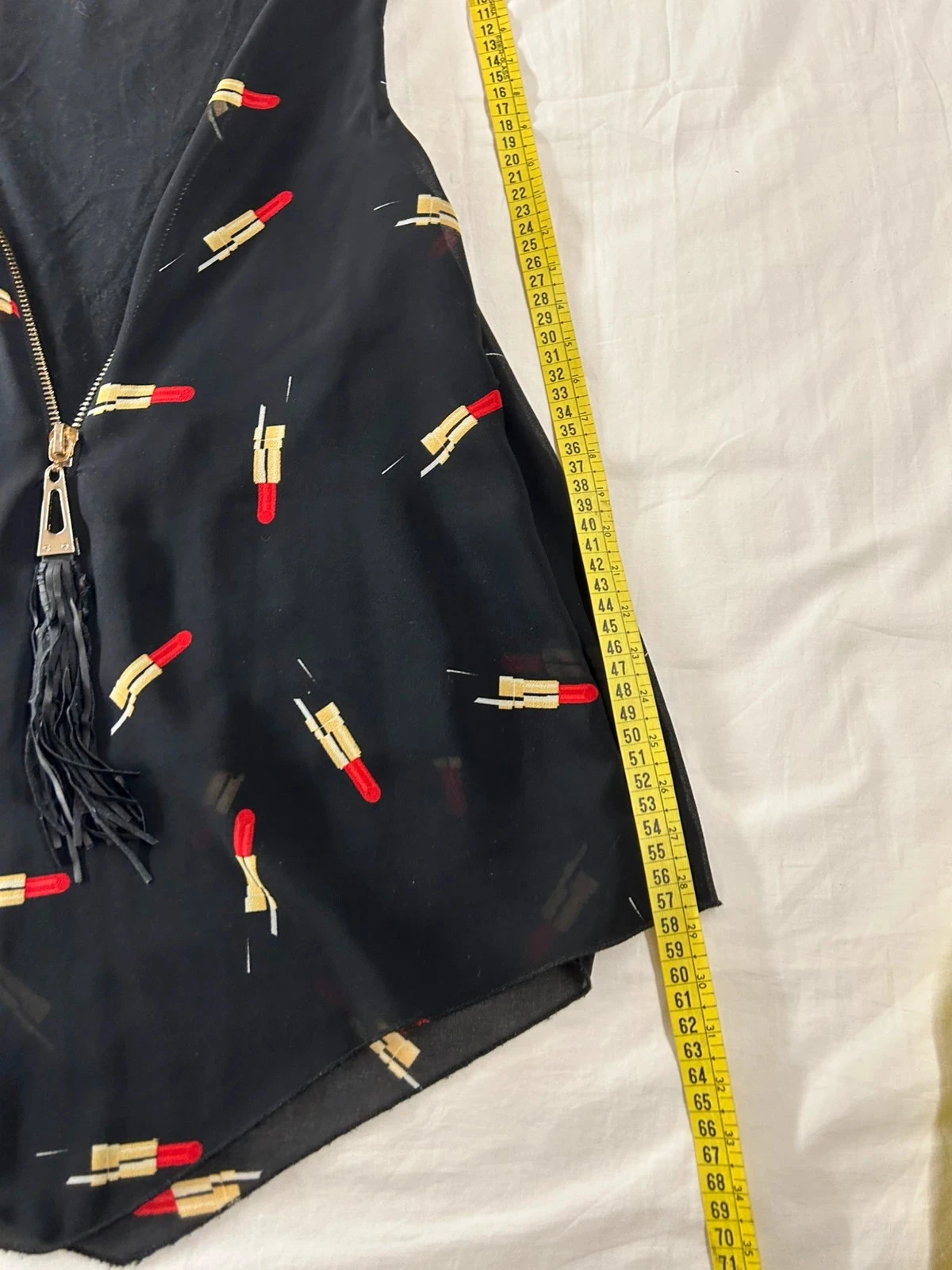 Top tank preto com estampas vintage – photo 4
